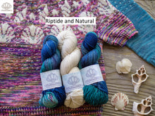 Load image into Gallery viewer, Seashell Pullover MCN Fingering Weight Kit
