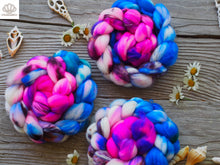 Load image into Gallery viewer, Spinning Sirens SW Merino Combed Top- 4 oz braid
