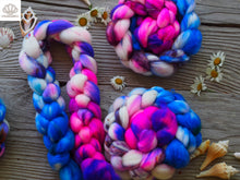 Load image into Gallery viewer, Spinning Sirens SW Merino Combed Top- 4 oz braid
